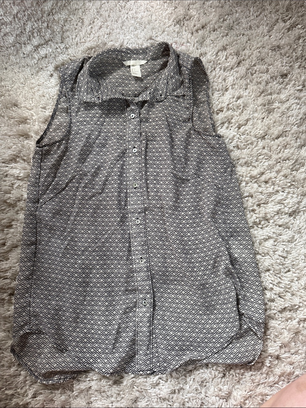 H&M Black and White Geometric Sleeveless Button-Up Camisole